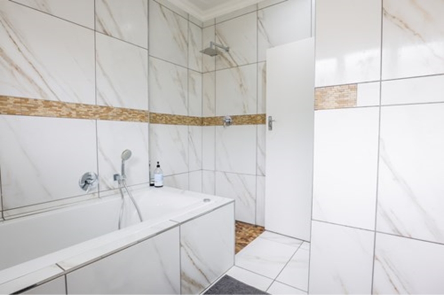 To Let 4 Bedroom Property for Rent in Monte Vista Western Cape